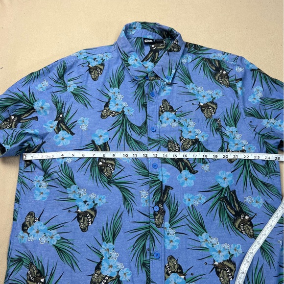 Star Wars Shirt Men's 2XL Blue Hawaiian Chewbacca Floral Disney Button Up - Picture 4 of 8